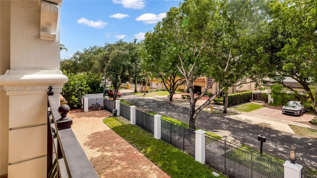16763 NW 77th Path , Miami Lakes, FL 33016 Photo