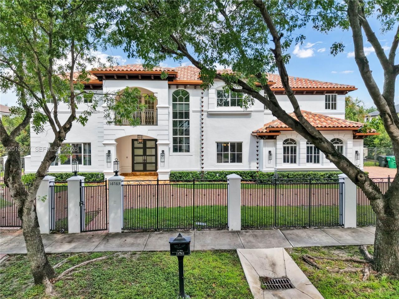 16763 NW 77th Path, Miami Lakes, FL 33016 Photo