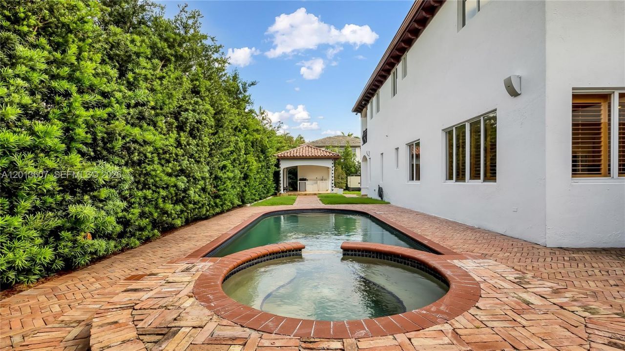 16763 NW 77th Path , Miami Lakes, FL 33016 Photo