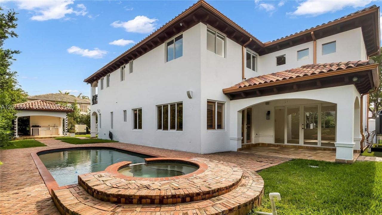 16763 NW 77th Path , Miami Lakes, FL 33016 Photo