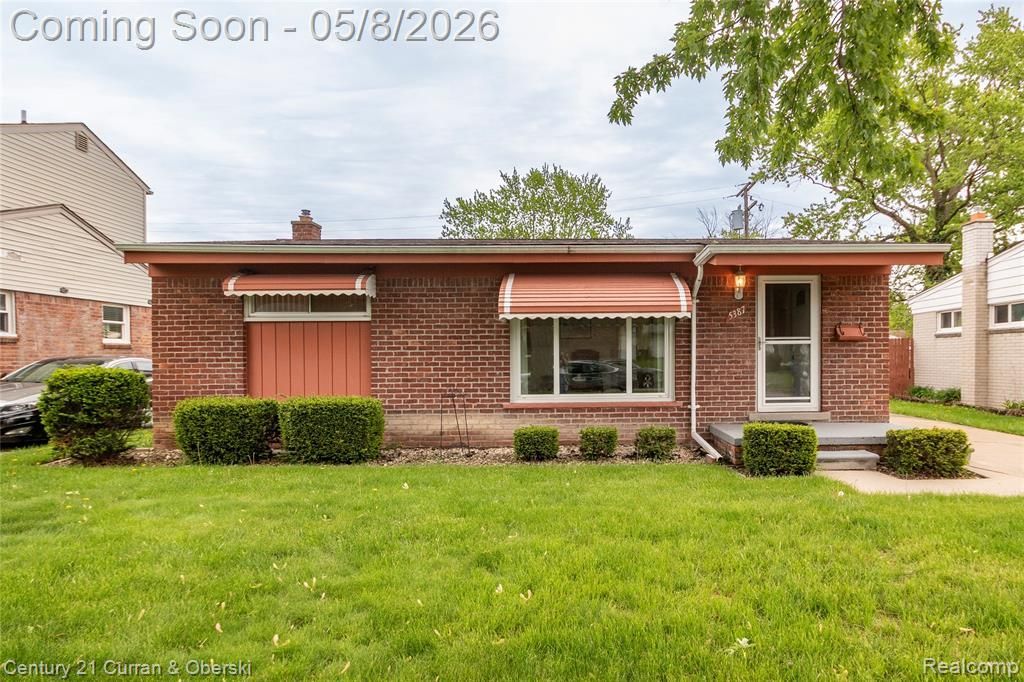 5387 Vivian Street, Dearborn Heights, MI 48125 Main Photo