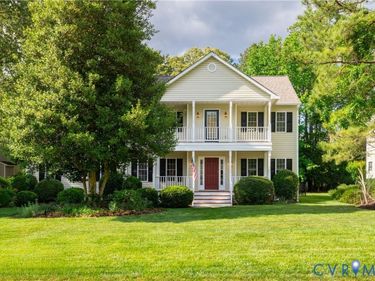 354 Enon Oaks Lane , Chester, VA 23836