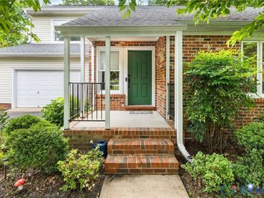 10460 Shumark Drive, Chester, VA 23831