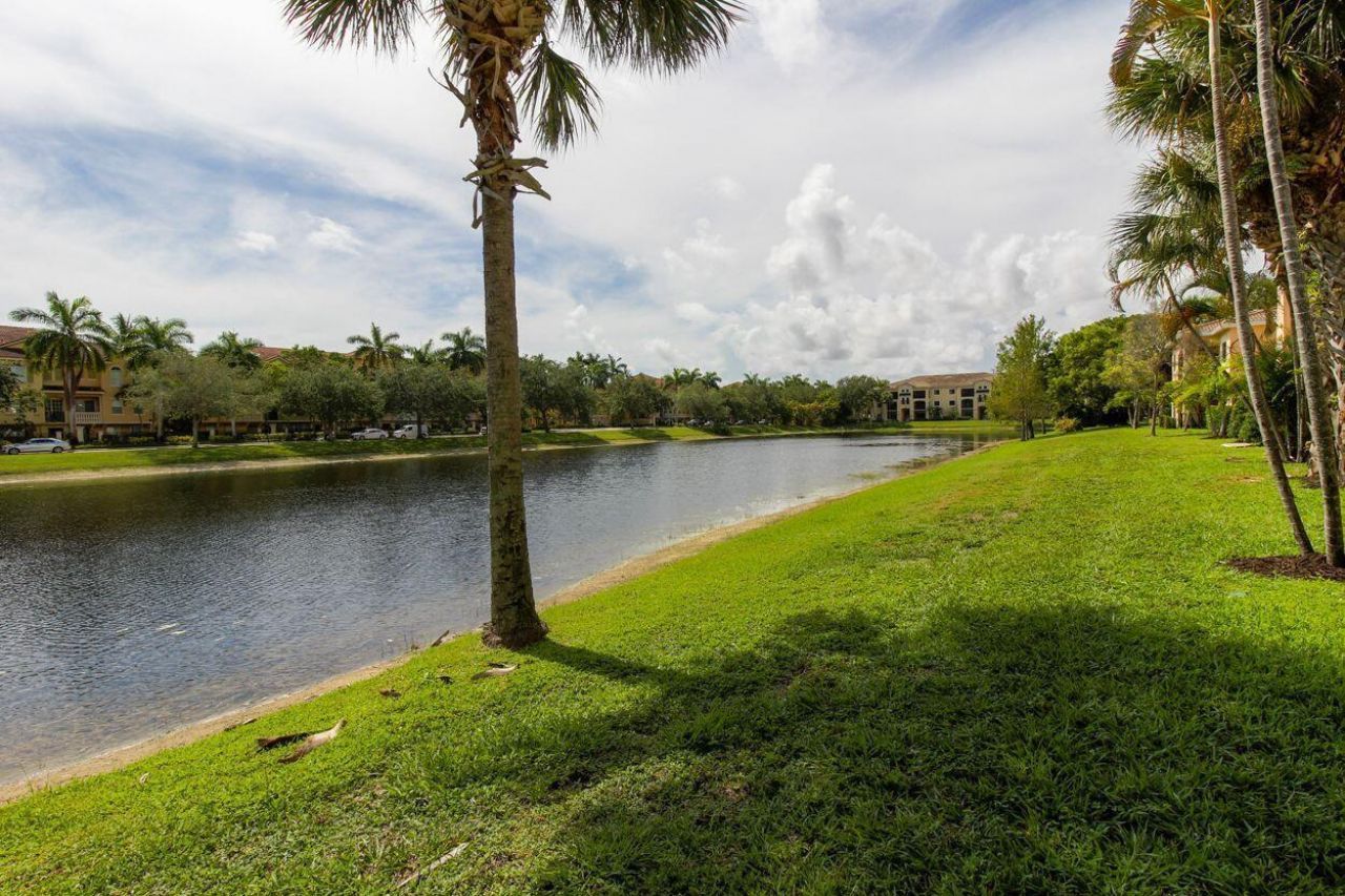 2807 Veronia Drive, Unit 103, Palm Beach Gardens, FL 33410 Photo