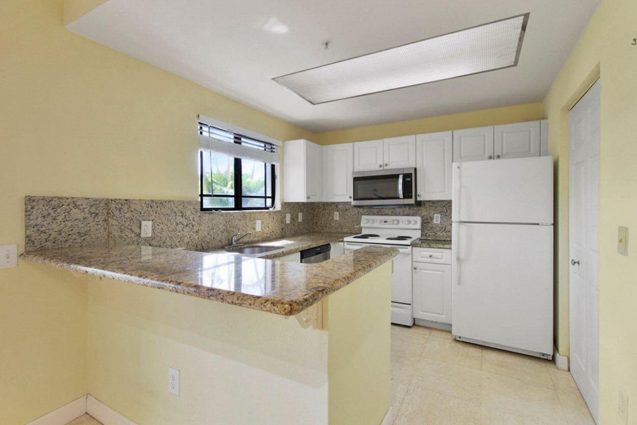 2807 Veronia Drive, Unit 103, Palm Beach Gardens, FL 33410 Photo