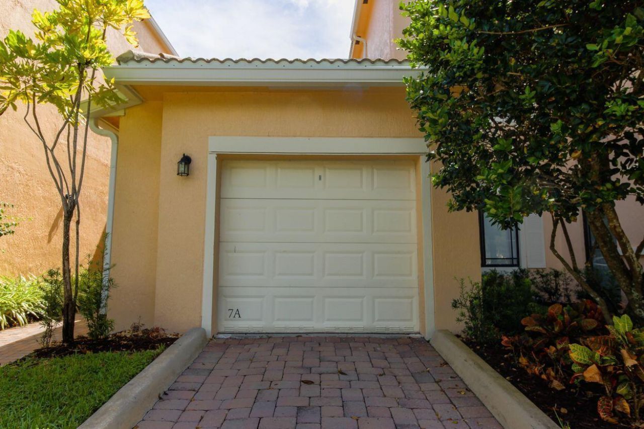 2807 Veronia Drive, Unit 103, Palm Beach Gardens, FL 33410 Photo