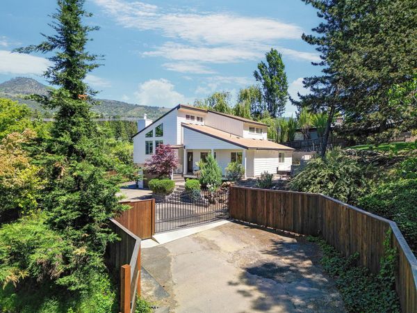 23 San Marcos Drive, Medford, OR 97504