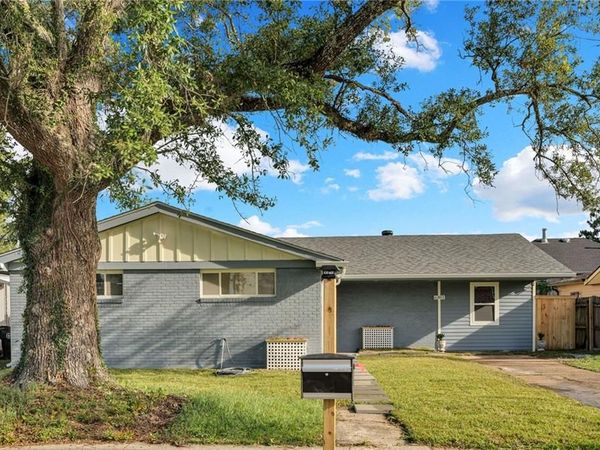 6301 DOROTHEA Street , New Orleans, LA 70126