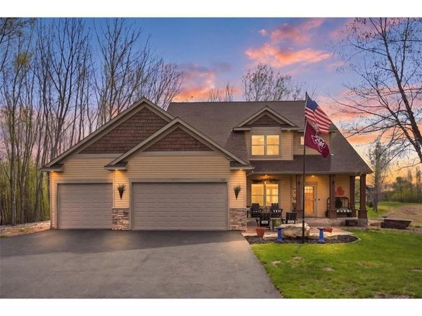 1431 Pioneer Circle, Houlton, WI 54082