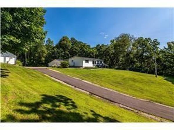 S3532 Chicken Valley ROAD, Fountain City, WI 54629