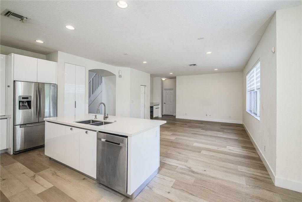 19364 S Whitewater Avenue, Weston, FL 33332 Photo