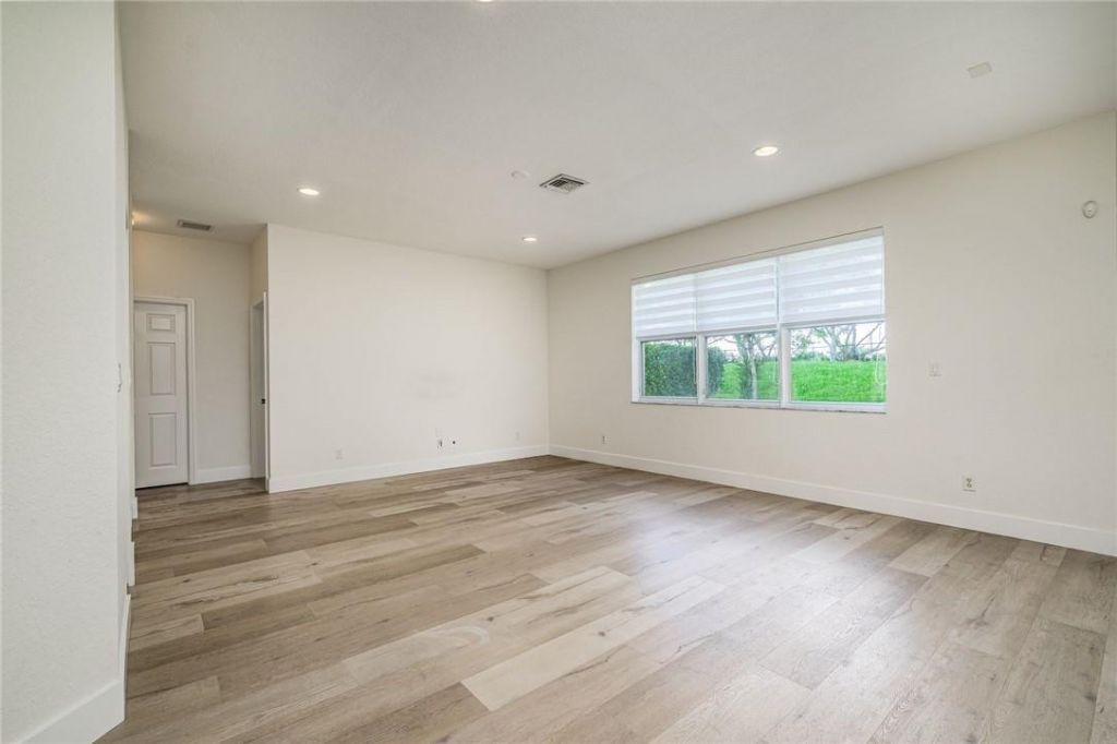 19364 S Whitewater Avenue, Weston, FL 33332 Photo