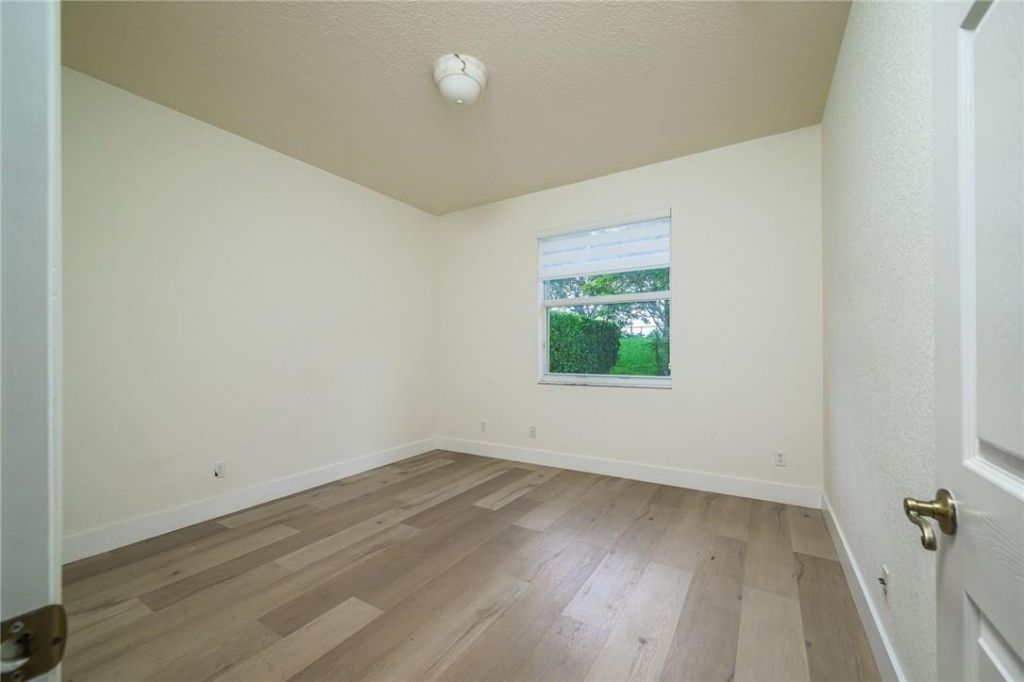 19364 S Whitewater Avenue, Weston, FL 33332 Photo