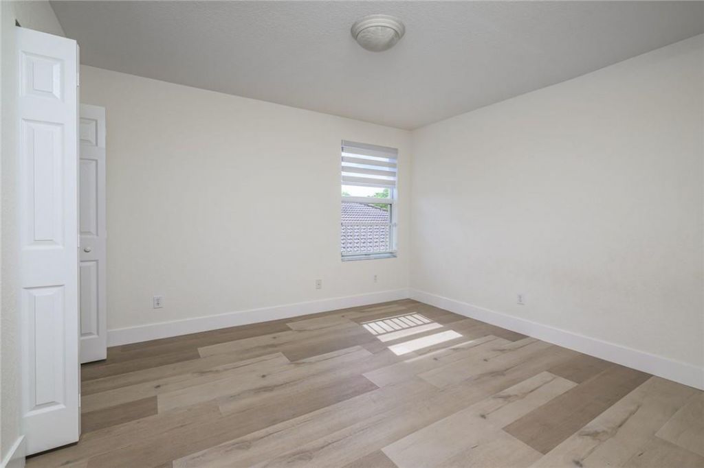19364 S Whitewater Avenue, Weston, FL 33332 Photo