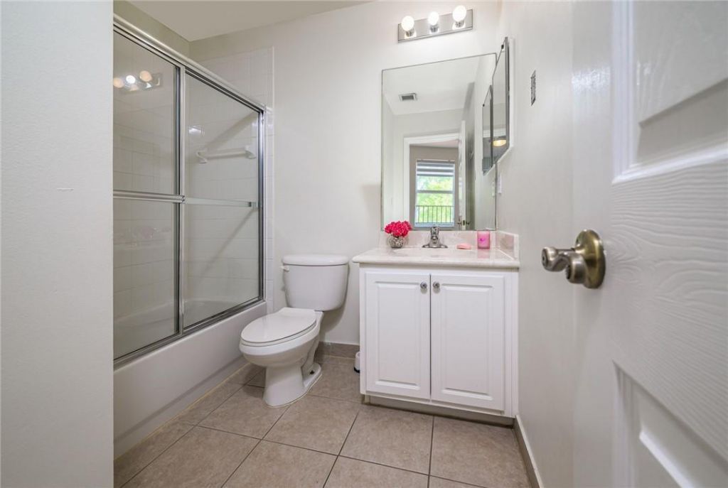 19364 S Whitewater Avenue, Weston, FL 33332 Photo
