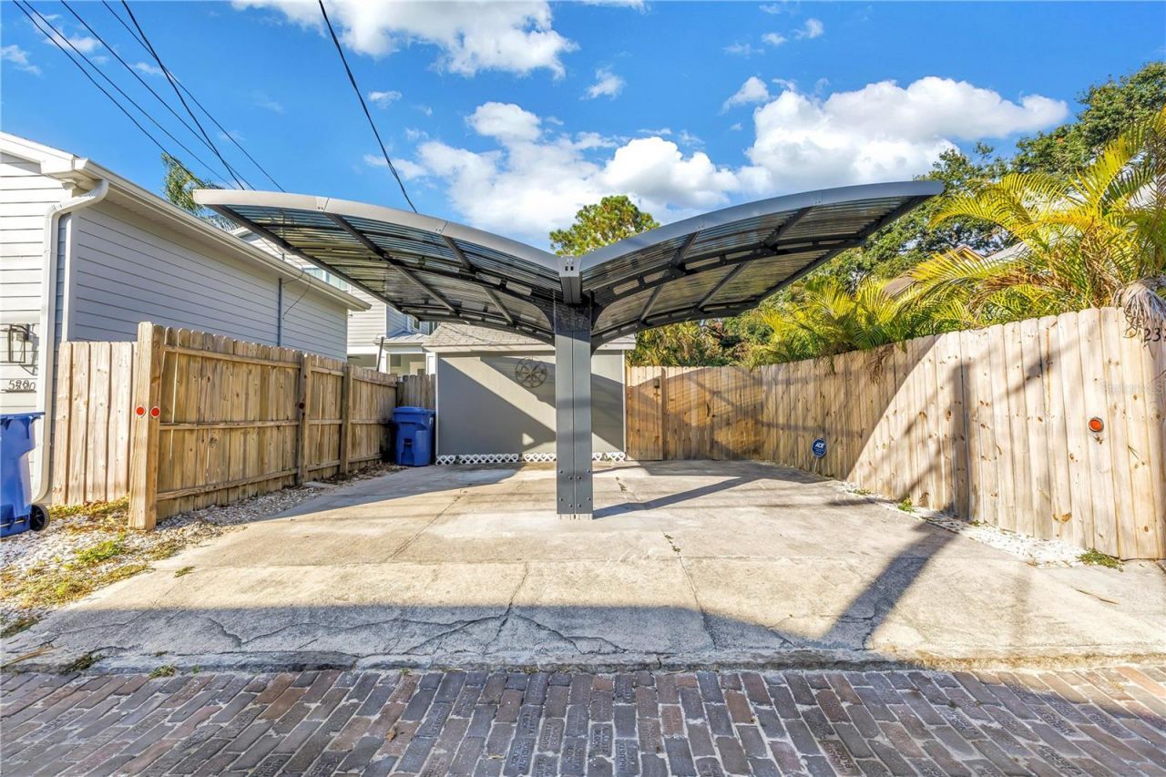 2320 5th Street N, Saint Petersburg, FL 33704 Photo