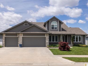 12012 S 44 Street, Bellevue, NE 68123
