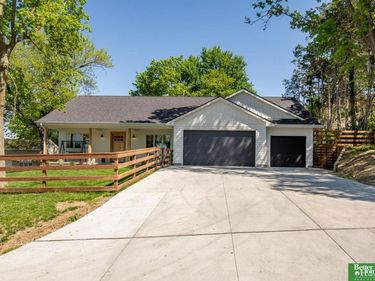 8228 Browne Street , Omaha, NE 68134