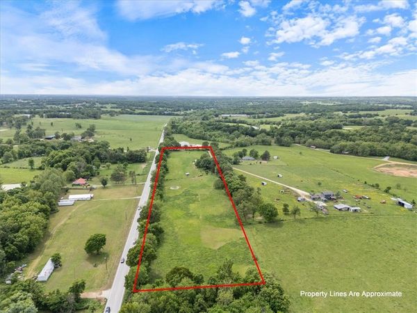 12010 S Pleasant Valley Road , Gentry, AR 72734