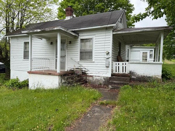 357 Washington Street, ALDERSON, WV 24910
