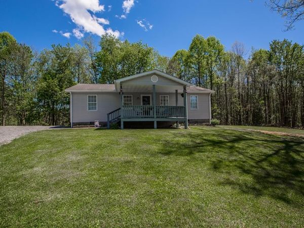 1651 Chestnut Knob Road, LAYLAND, WV 25864