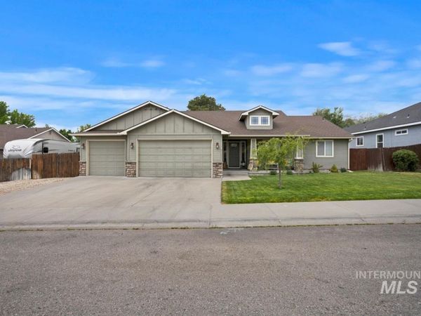1557 NE Cinder Loop, Mountain Home, ID 83647
