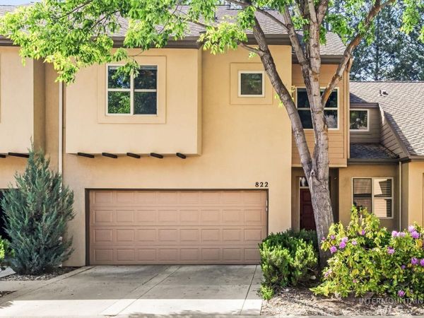 822 E Riverpark Ln, Boise, ID 83706
