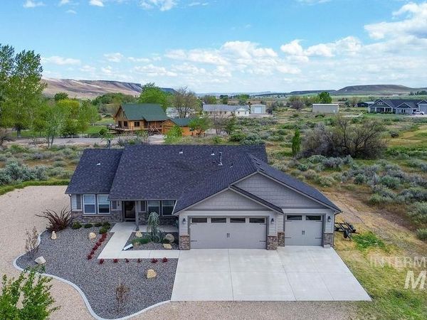 9119 Poplar Drive, Melba, ID 83641