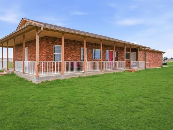 18784 E 1130 Road, Sayre, OK 73662