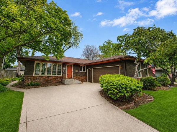 8210 Tapper Avenue, Munster, IN 46321