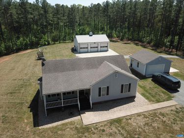 1121 HARDWARE RD, Scottsville, VA 24590