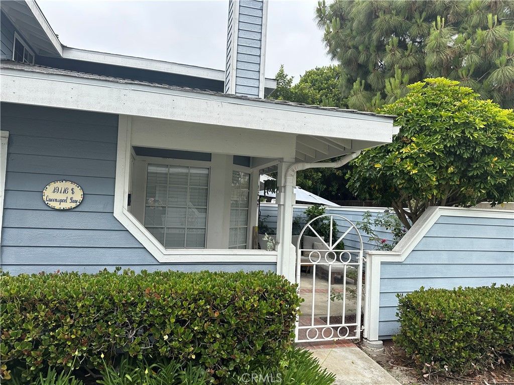 19116 Queensport Lane, Unit E, Huntington Beach, CA 92646 Main Photo