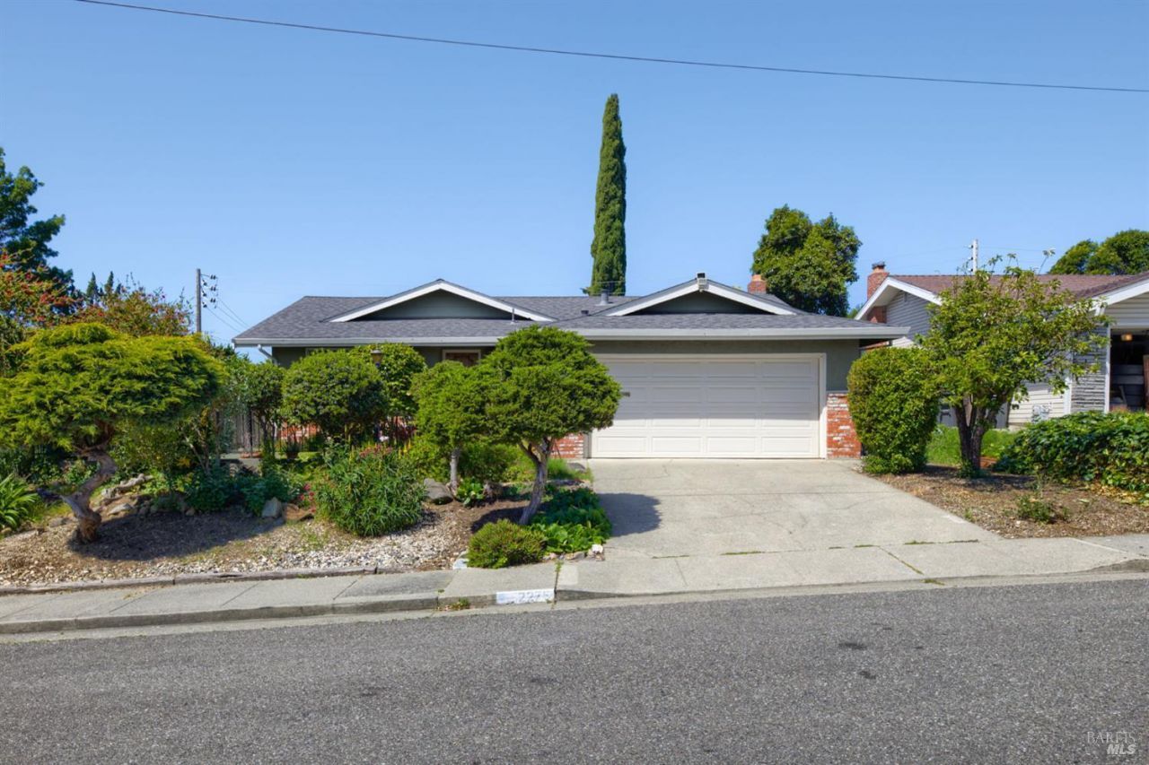 2275 Cambridge Drive Fairfield, CA 94533