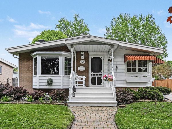 1116 N Magnolia Avenue, Lansing, MI 48912