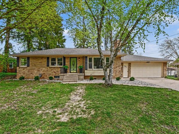 1942 Woodcliff Avenue SE, Grand Rapids, MI 49506
