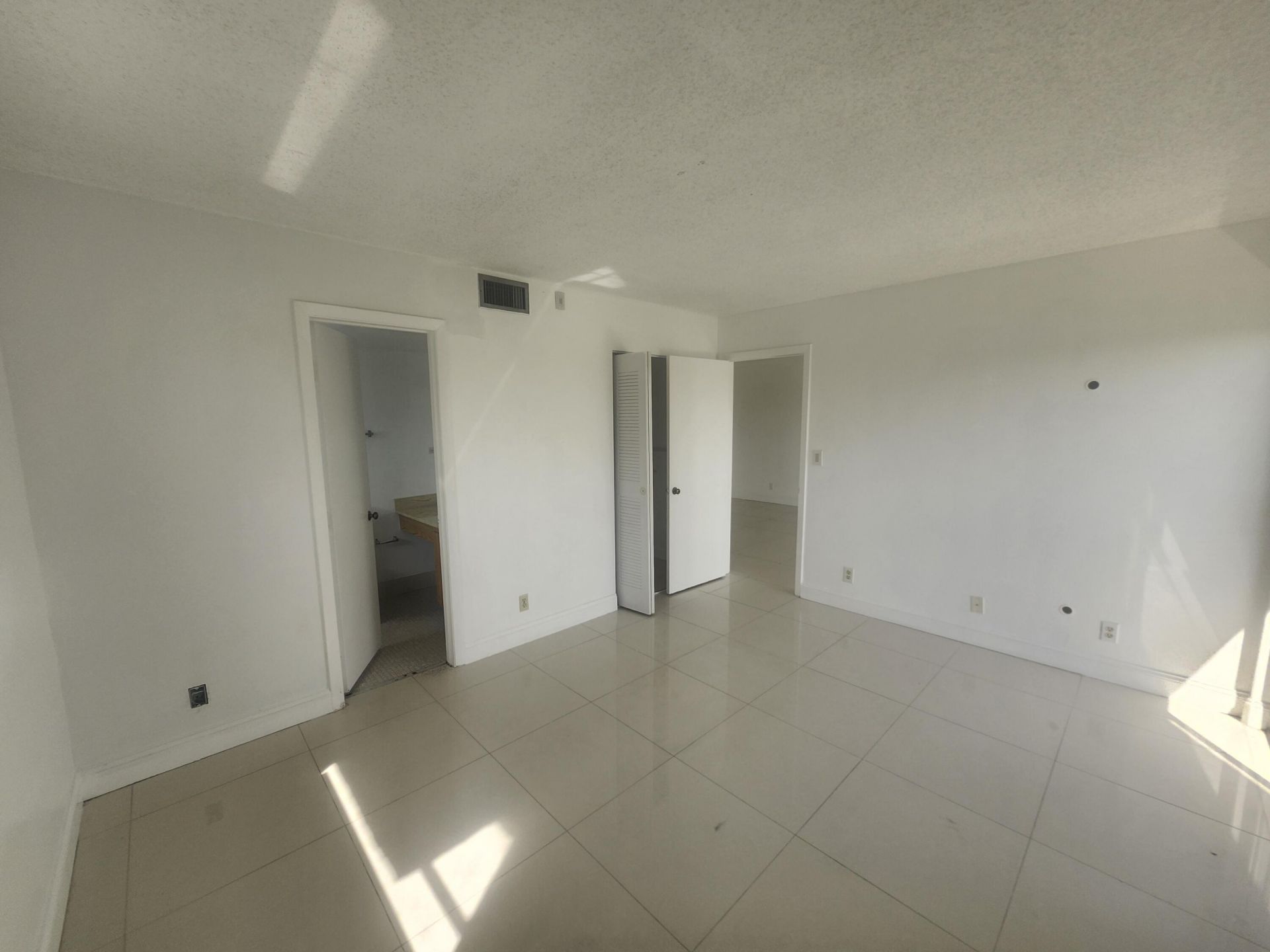 8600 N Sherman Circle N, Unit 408, Miramar, FL 33025 Photo