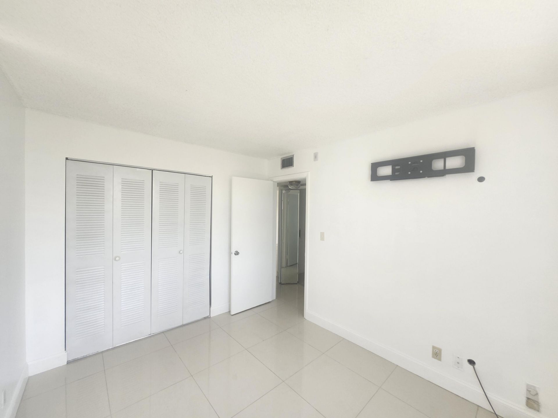 8600 N Sherman Circle N, Unit 408, Miramar, FL 33025 Photo