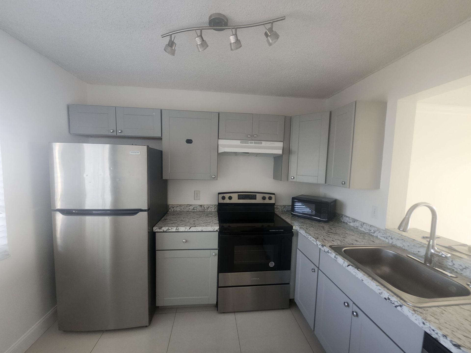 8600 N Sherman Circle N, Unit 408, Miramar, FL 33025 Photo