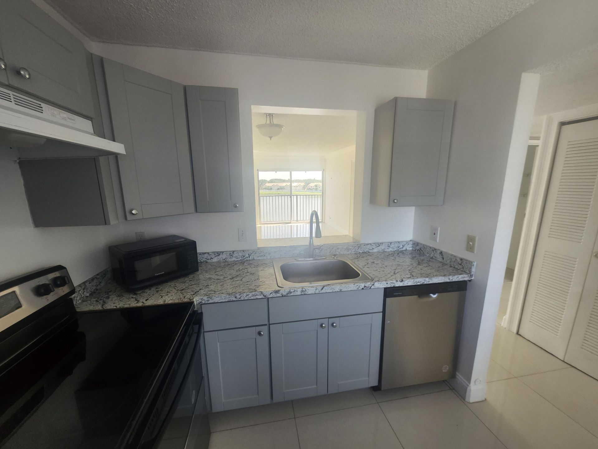 8600 N Sherman Circle N, Unit 408, Miramar, FL 33025 Photo