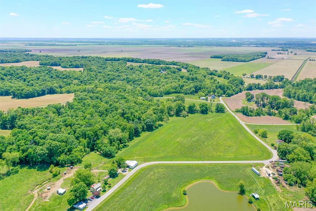 000 Stamm Hollow Road, Evansville, IL 62242 Main Photo