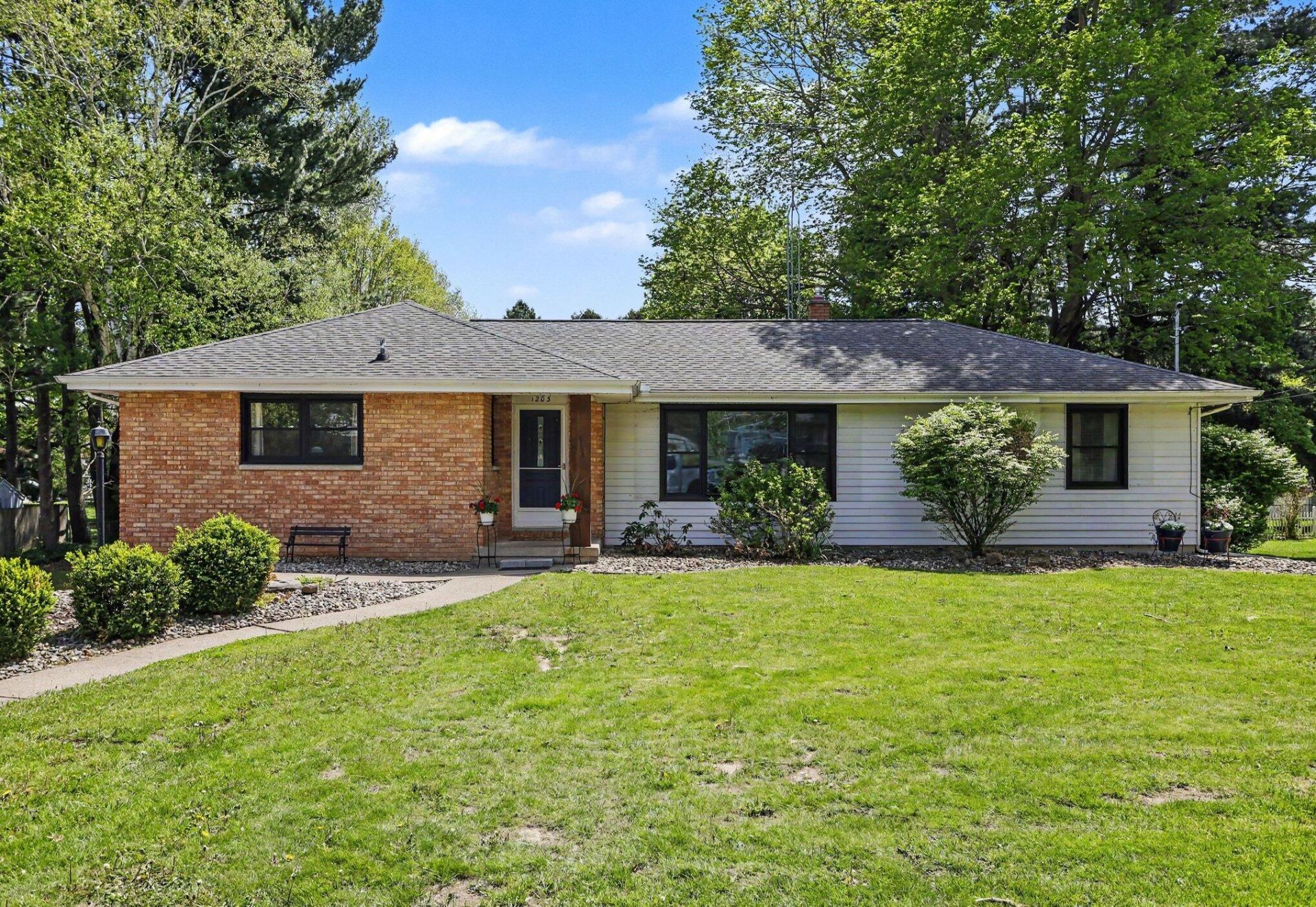 1203 Verona Road, Marshall, MI 49068 Main Photo