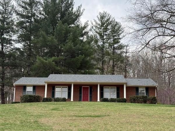 9590 Lee Hwy , Fincastle, VA 24090