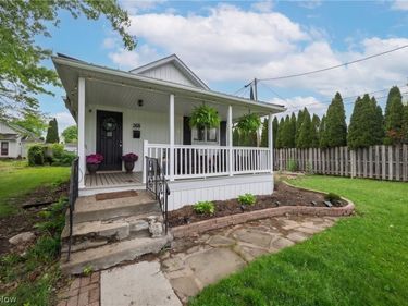 368 4th Drive NW, New Philadelphia, OH 44663