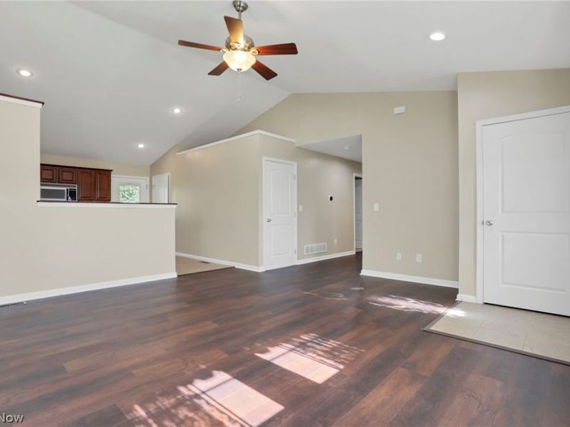 14953 King Road, Howard, OH 43028 Photo 5