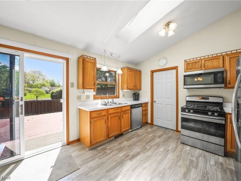 1807 Sandalwood Drive, Avon, OH 44011 Photo 6