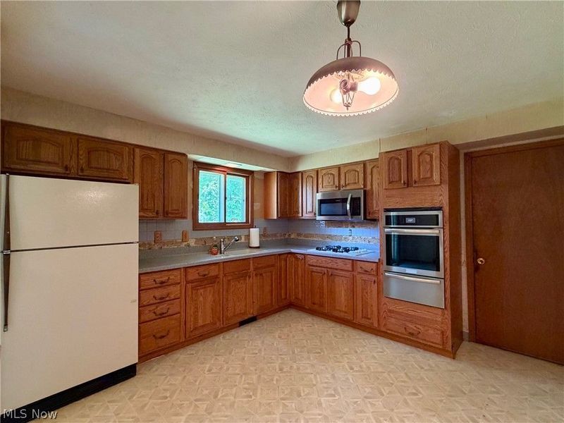 7499 Harding Street, Mentor, OH 44060 Photo 8