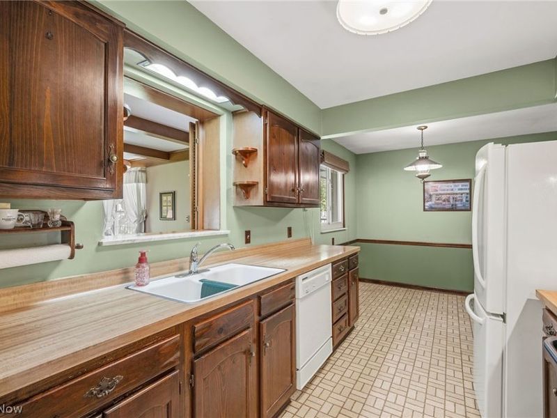 5108 Evergreen Drive, North Olmsted, OH 44070 Photo 11