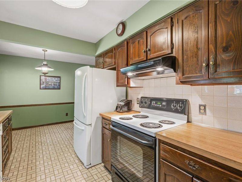 5108 Evergreen Drive, North Olmsted, OH 44070 Photo 12