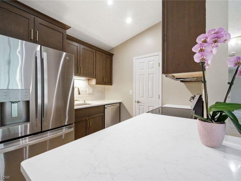 2708 Shakespeare Lane, Unit 2708, Avon, OH 44011 Photo 11