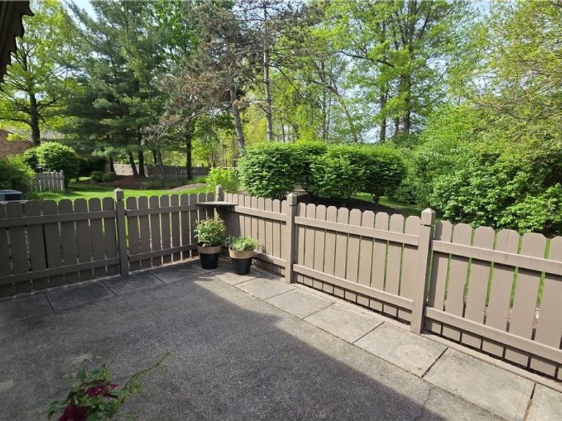 2708 Shakespeare Lane, Unit 2708, Avon, OH 44011 Photo 4